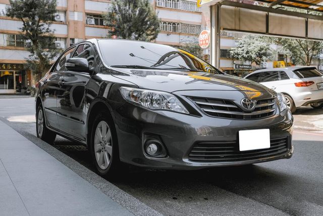 TOYOTA豐田 ALTIS  第3張相片