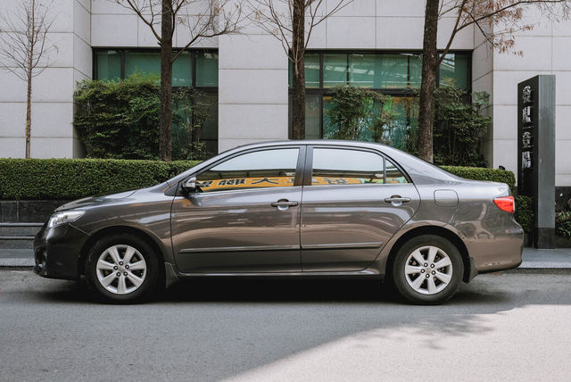 TOYOTA豐田 ALTIS  第4張相片