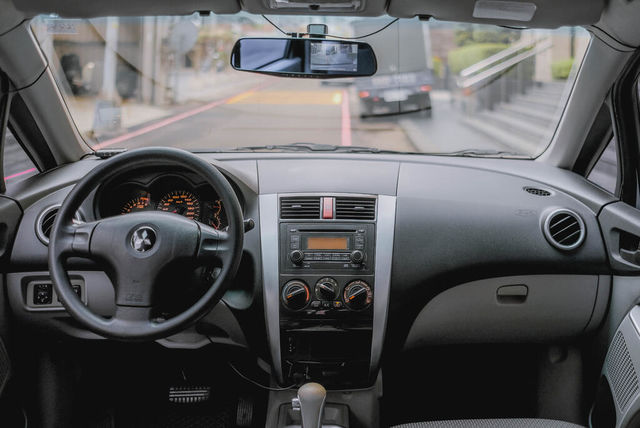 MITSUBISHI三菱 COLT PLUS  第10張相片