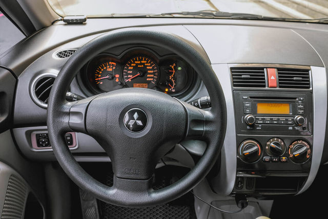 MITSUBISHI三菱 COLT PLUS  第11張相片