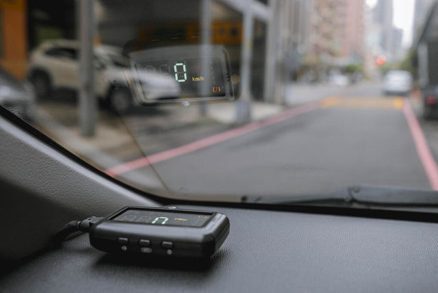 MITSUBISHI三菱 COLT PLUS  第16張相片