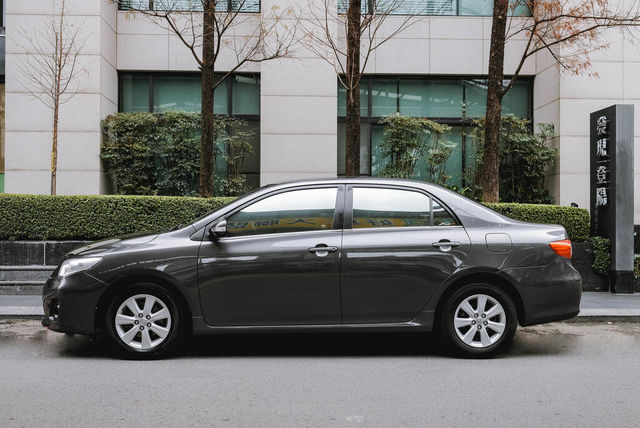 TOYOTA豐田 ALTIS  第4張相片