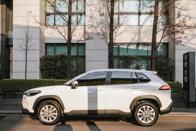 TOYOTA豐田 COROLLA CROSS HYBRID  第3張相片