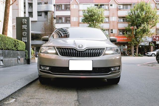 SKODA司科達 RAPID  第2張相片