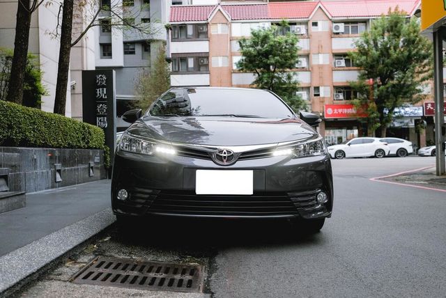 TOYOTA豐田 ALTIS  第2張相片