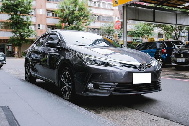 TOYOTA豐田 ALTIS  第3張相片