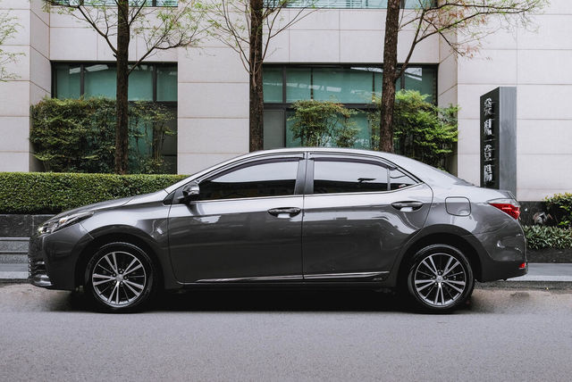 TOYOTA豐田 ALTIS  第4張相片