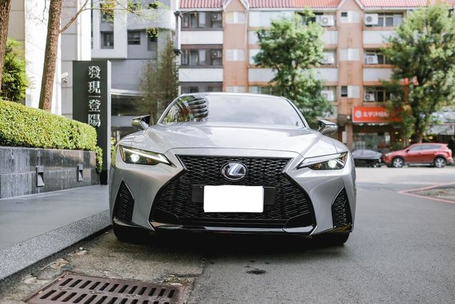LEXUS凌志 IS 300H  第2張相片