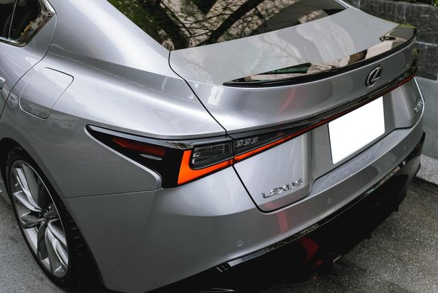 LEXUS凌志 IS 300H  第8張相片