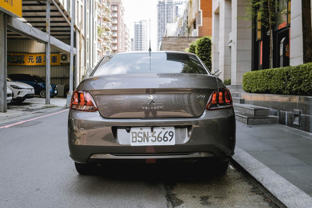 PEUGEOT寶獅 301  第6張相片