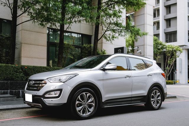 HYUNDAI現代 SANTA FE  第1張相片