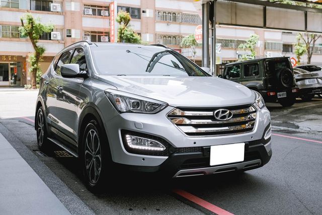 HYUNDAI現代 SANTA FE  第3張相片