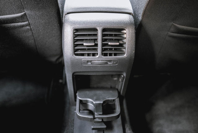 VOLKSWAGEN福斯 GOLF  第18張相片