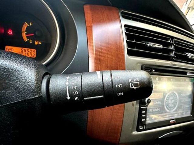8891嚴選【永立汽車】實車實價  2009 NISSAN日產 LIVINA 7人座超大空間 家用高CP值  第9張相片