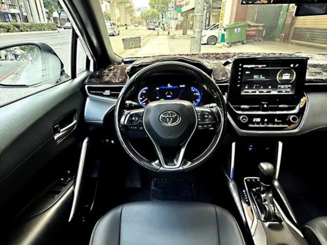 8891嚴選【永立汽車】實車實價 2022 TOYOTA豐田 COROLLA CROSS HYBRID CC油電豪華 原廠保養 原廠保固 一手女用車  第5張相片
