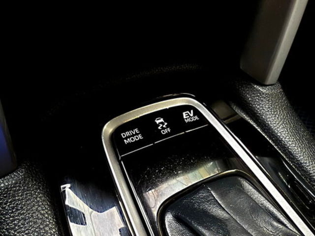 8891嚴選【永立汽車】實車實價 2022 TOYOTA豐田 COROLLA CROSS HYBRID CC油電豪華 原廠保養 原廠保固 一手女用車  第16張相片