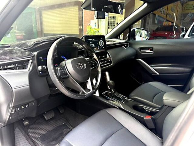 8891嚴選【永立汽車】實車實價 2022 TOYOTA豐田 COROLLA CROSS HYBRID CC油電豪華 原廠保養 原廠保固 一手女用車  第17張相片