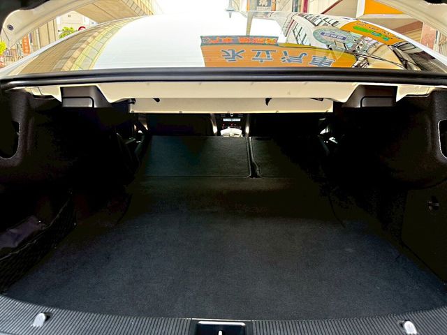 M-BENZ賓士 E200  第19張相片