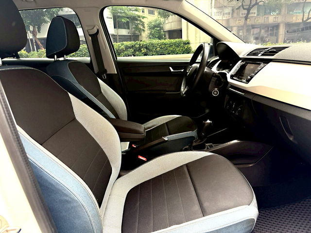 SKODA司科達 FABIA  第13張相片