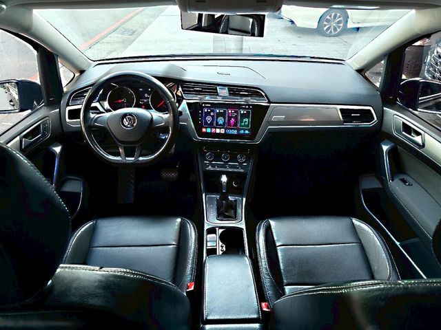 VOLKSWAGEN福斯 TOURAN  第5張相片
