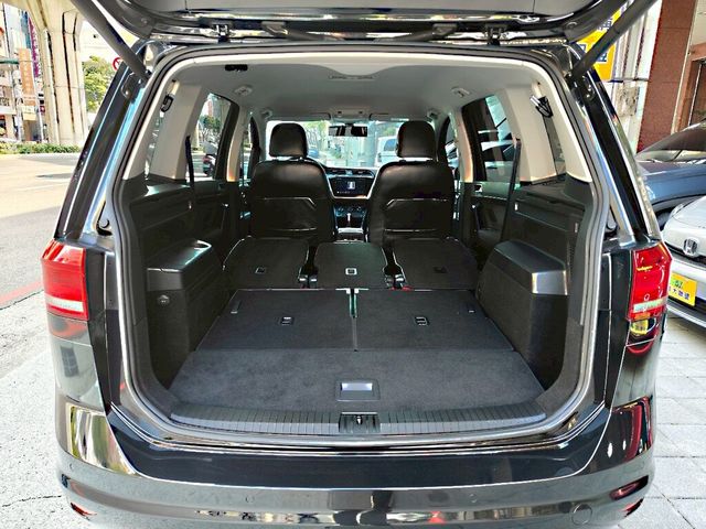 VOLKSWAGEN福斯 TOURAN  第19張相片