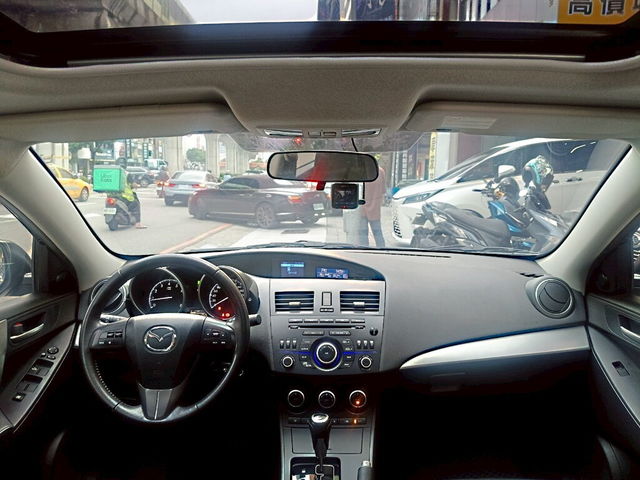 MAZDA馬自達 MAZDA 3  第6張相片