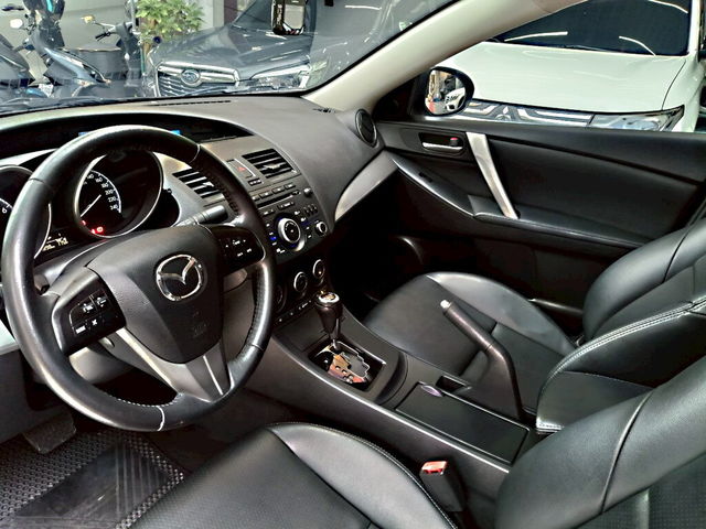 MAZDA馬自達 MAZDA 3  第7張相片