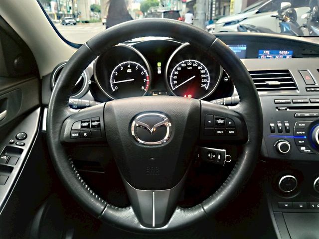 MAZDA馬自達 MAZDA 3  第8張相片