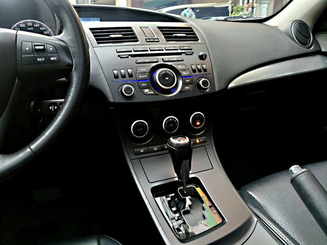 MAZDA馬自達 MAZDA 3  第9張相片