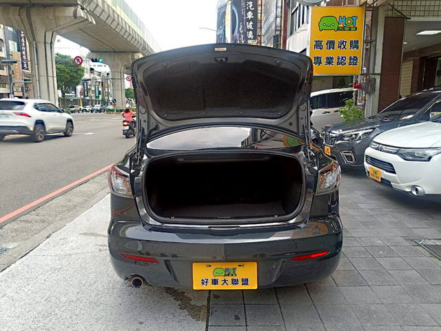 MAZDA馬自達 MAZDA 3  第20張相片