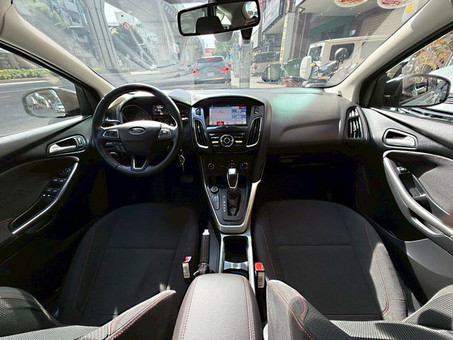 FORD福特 FOCUS  第15張相片