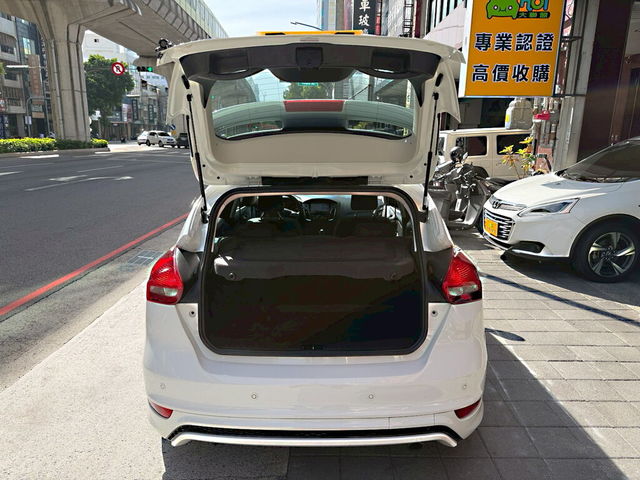 FORD福特 FOCUS  第18張相片