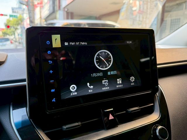 TOYOTA豐田 COROLLA ALTIS HYBRID  第13張相片