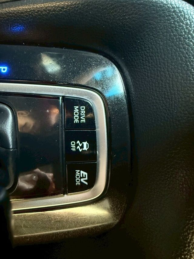 TOYOTA豐田 COROLLA ALTIS HYBRID  第14張相片