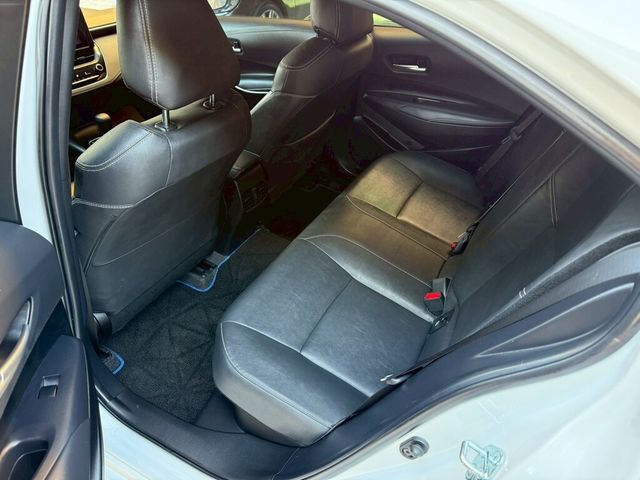 TOYOTA豐田 COROLLA ALTIS HYBRID  第17張相片