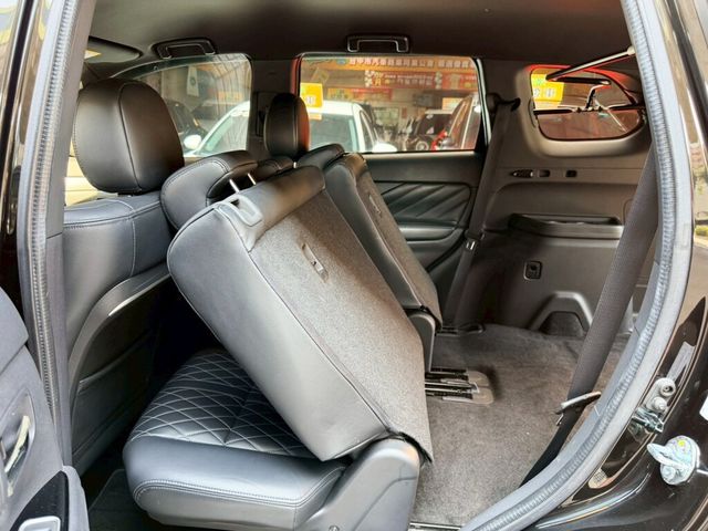 MITSUBISHI三菱 OUTLANDER  第17張相片