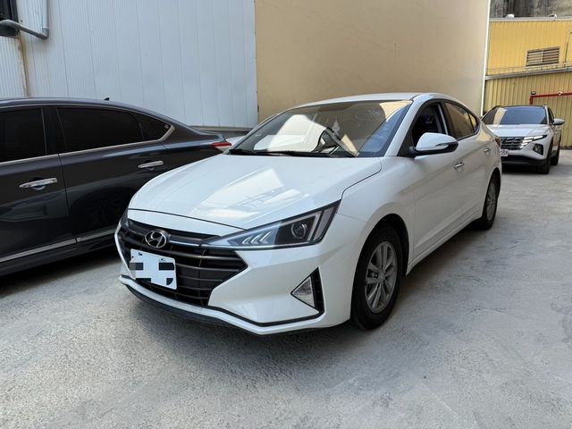 HYUNDAI現代 ELANTRA  第1張相片