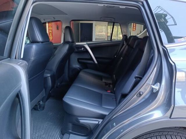 TOYOTA豐田 RAV4  第8張相片