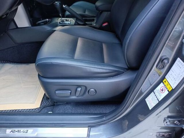 TOYOTA豐田 RAV4  第9張相片