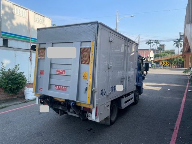 ISUZU五十鈴 ELF  第2張相片