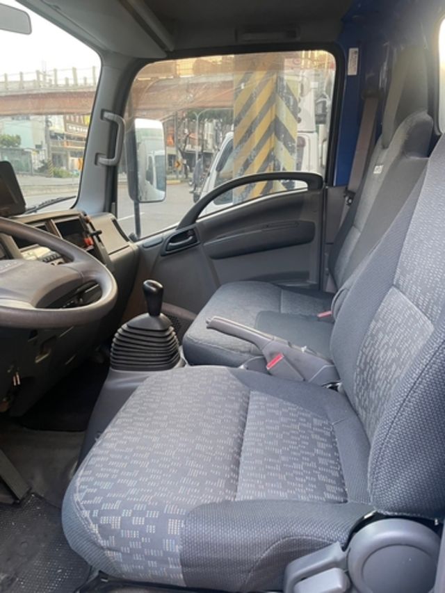 ISUZU五十鈴 ELF  第7張相片
