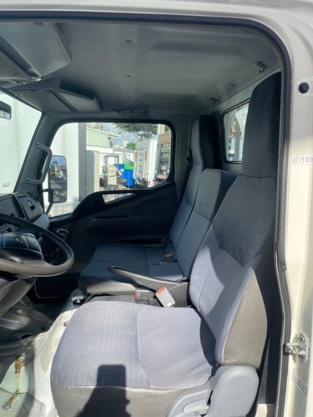 MITSUBISHI三菱 CANTER  第5張相片