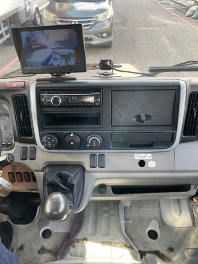 MITSUBISHI三菱 CANTER  第9張相片