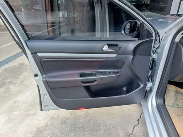 VOLKSWAGEN福斯 GOLF VARIANT  第9張相片