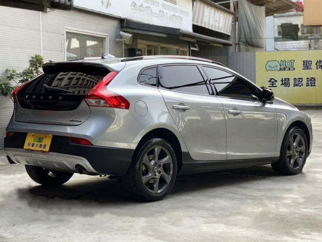 VOLVO富豪 V40 CROSS COUNTRY  第2張相片