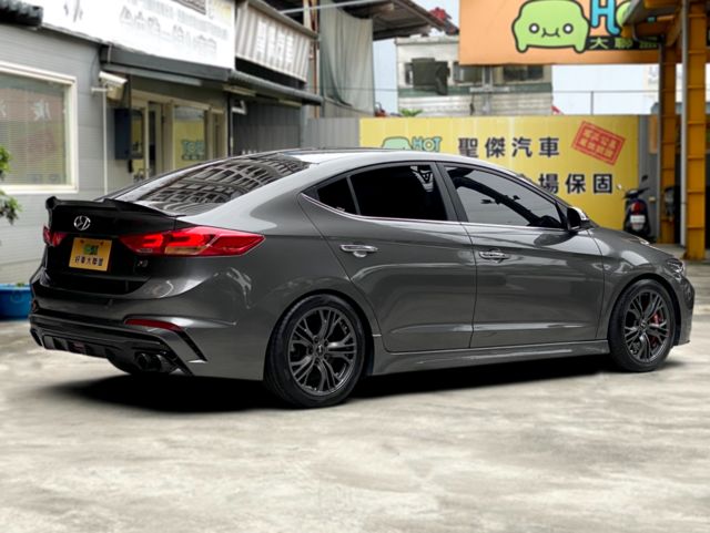 HYUNDAI現代 ELANTRA  第2張相片