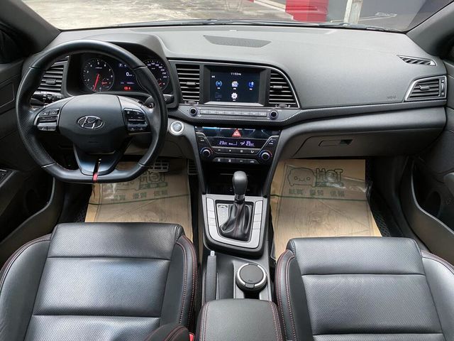 HYUNDAI現代 ELANTRA  第5張相片