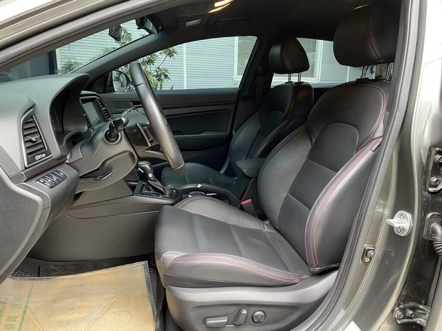 HYUNDAI現代 ELANTRA  第12張相片