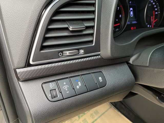 HYUNDAI現代 ELANTRA  第13張相片