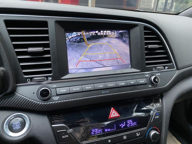 HYUNDAI現代 ELANTRA  第16張相片